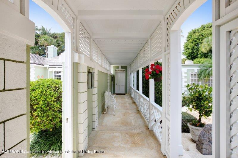 110 Gomez Road Hobe Sound, FL 33455 - Photo 4 of 31 010