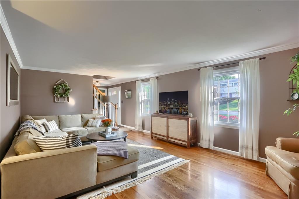 1925 Redcoach Road Allison Park, PA 15101 - Photo 3 of 25 Gallery Image 3
