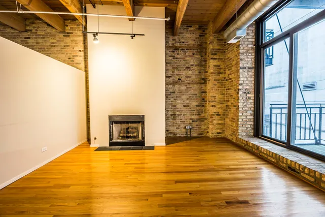 $2,400 | 375 West Erie Street, Unit 219, Chicago, IL 60654