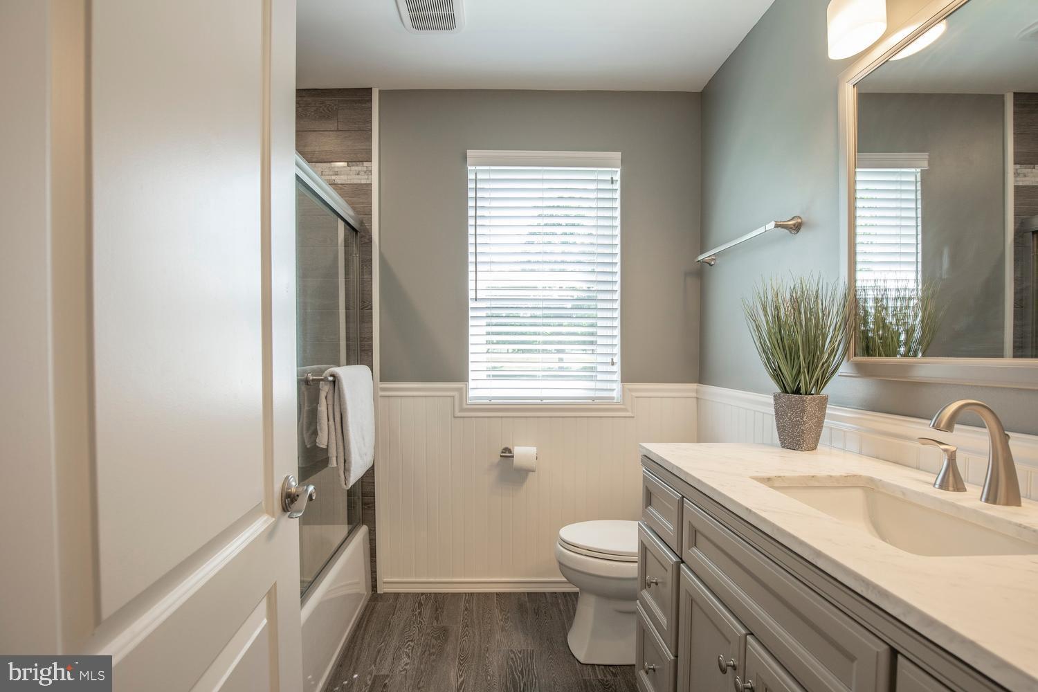 205 Taylorsville Road Yardley, PA 19067 - Photo 33 of 47 Hall Bath with tub