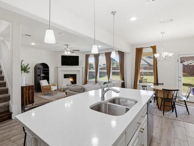 $2,800 | 1013 Wildwood Drive, Joshua, TX 76058