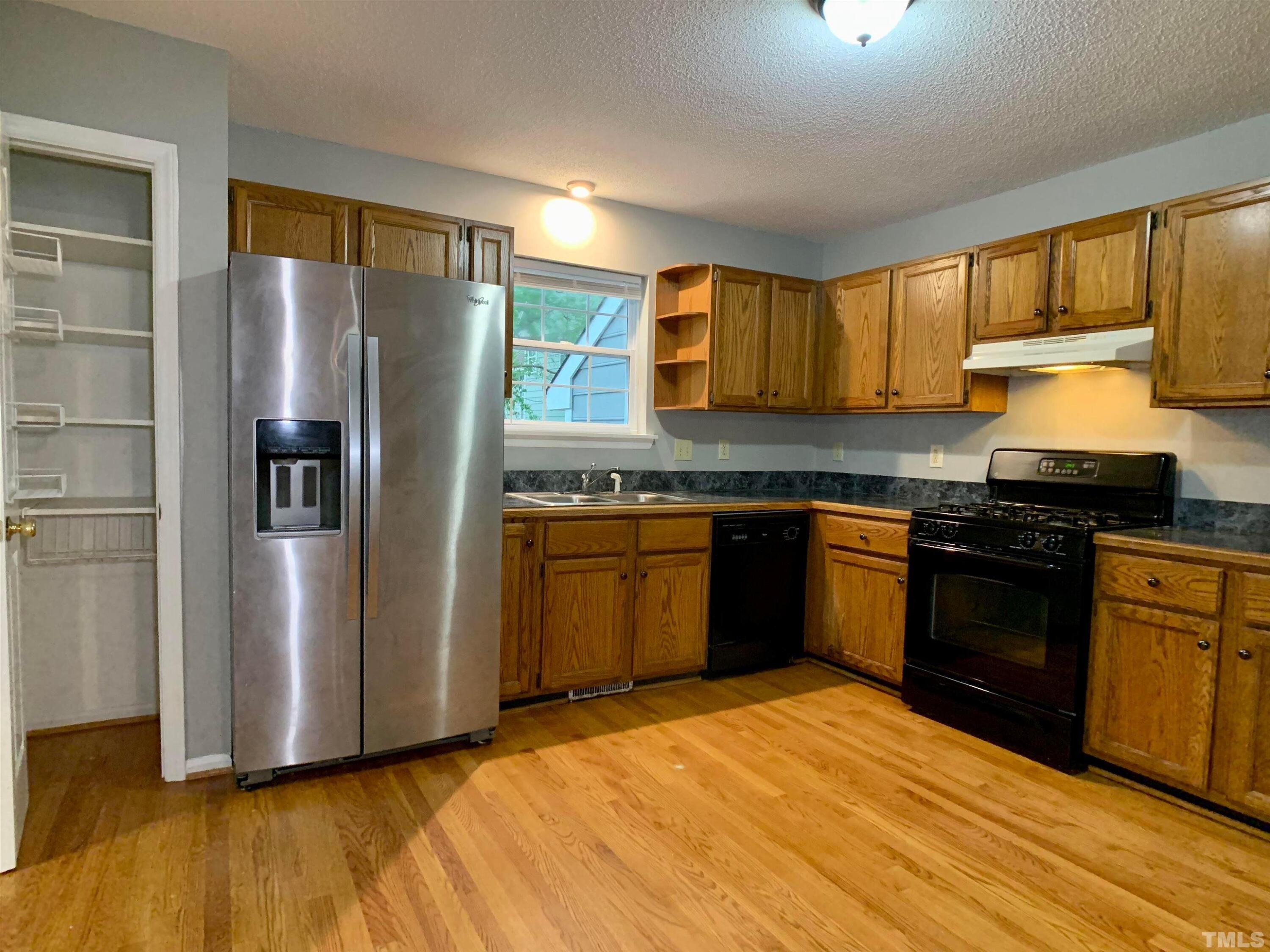 1073 Mills Street Raleigh, NC 27608 - Photo 4 of 21 Photo #4