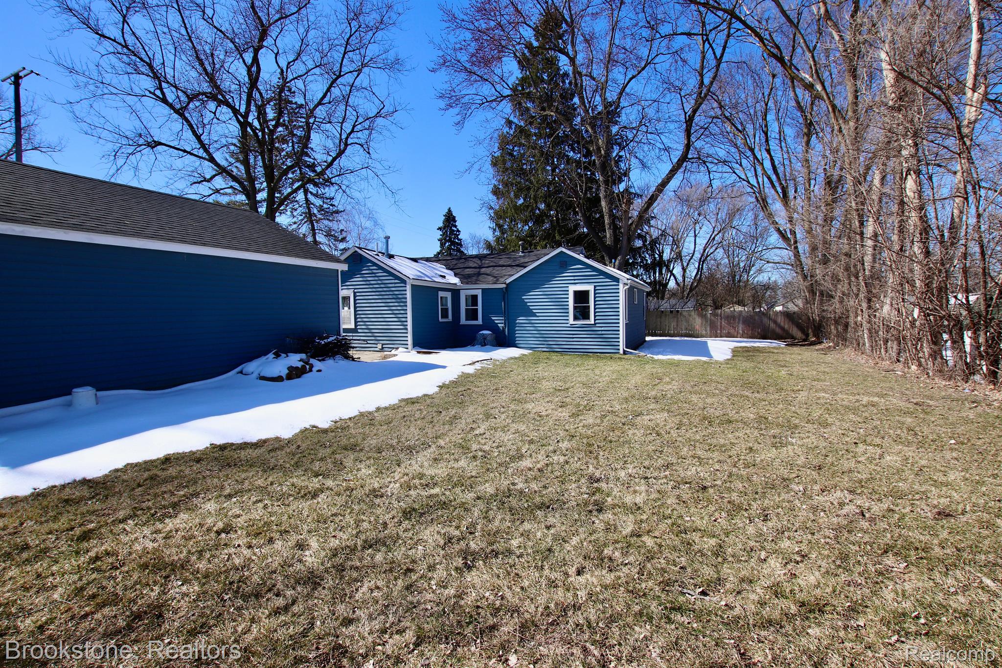 511 4th Street Fenton, MI 48430 - Photo 21 of 22 Backyard