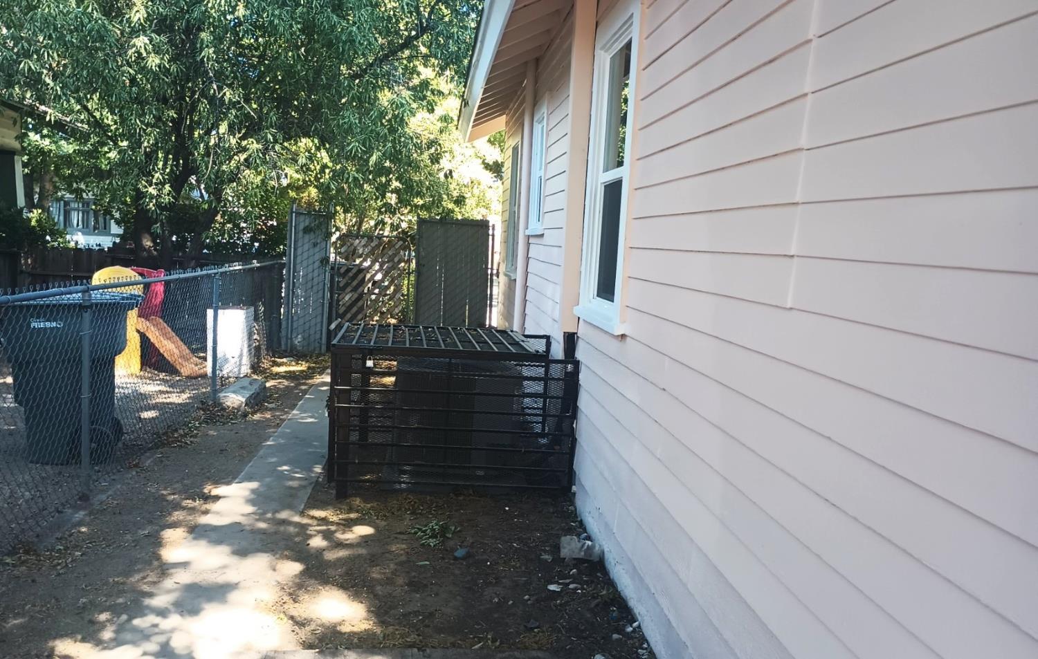 1327 North Ferger Avenue Fresno, CA 93728 - Photo 22 of 22 a porch with seating space