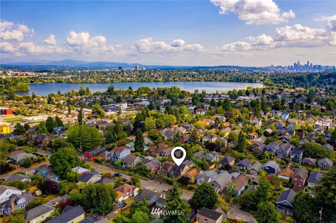 733 North 80th Street Seattle, WA 98103 - Photo 1 of 40 Gallery Image 1