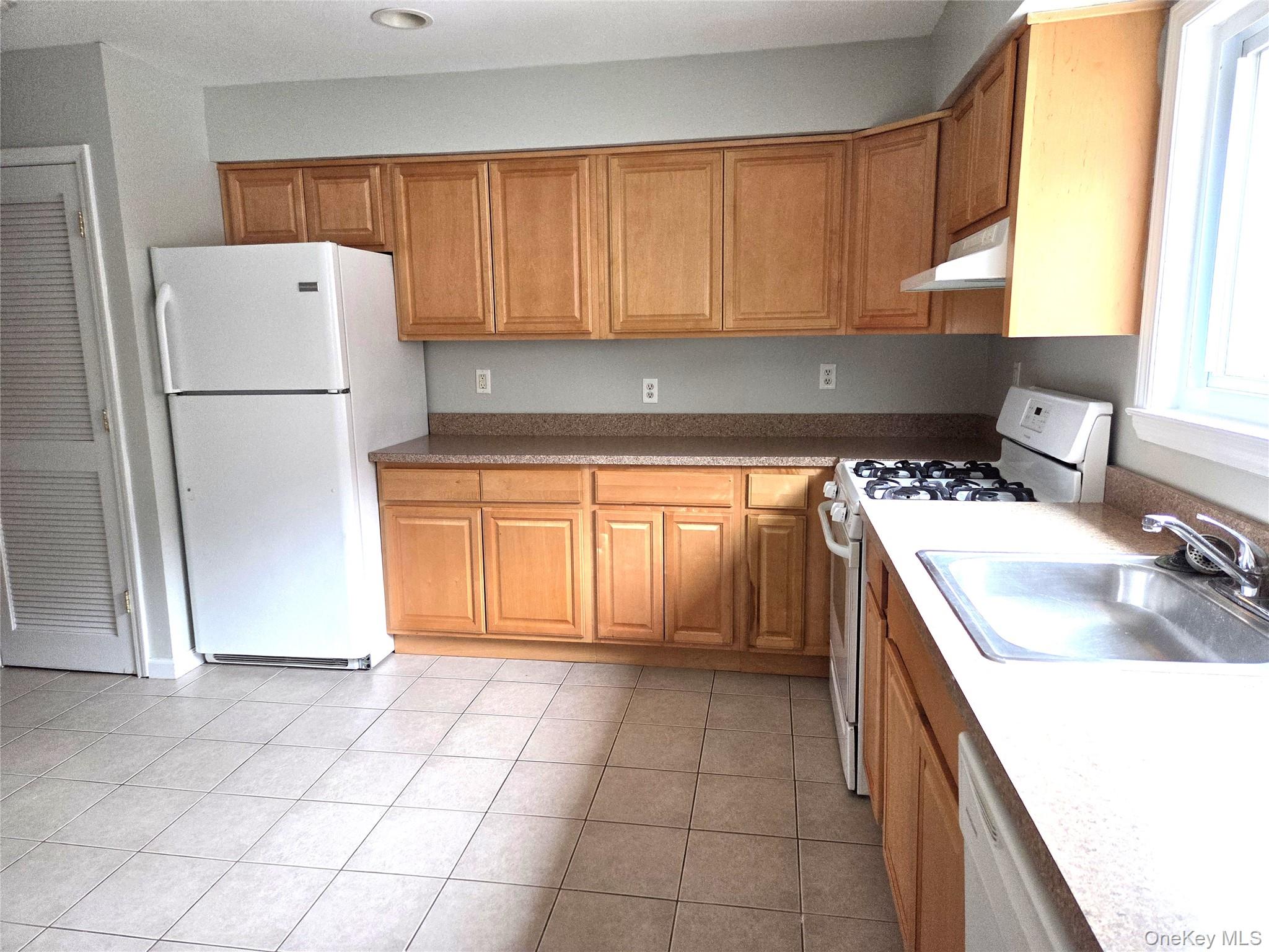 18 Pavilion Ridge Way, Unit 16 Suffern, NY 10901 - Photo 10 of 14