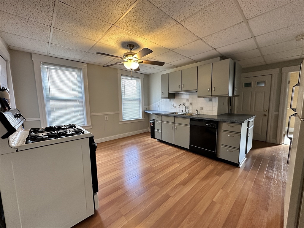 18 Gage Street, Unit 1 Worcester, MA 01605 - Photo 2 of 9