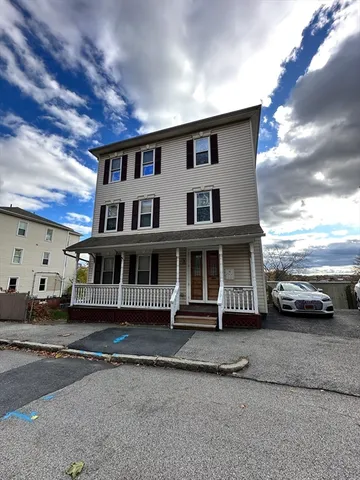 $2,000 | 18 Gage Street, Unit 1, Worcester, MA 01605