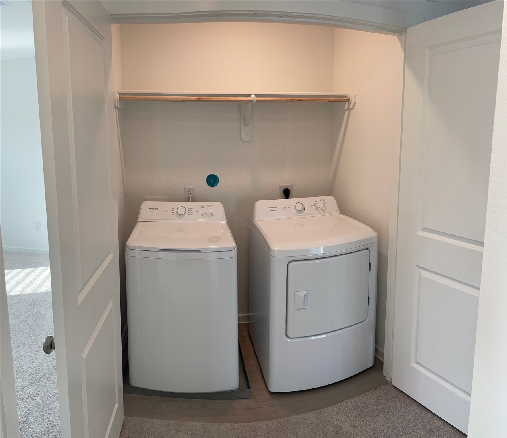 1391 Diamond Carnation Drive Conroe, TX 77301 - Photo 19 of 26 a utility room with dryer and washer