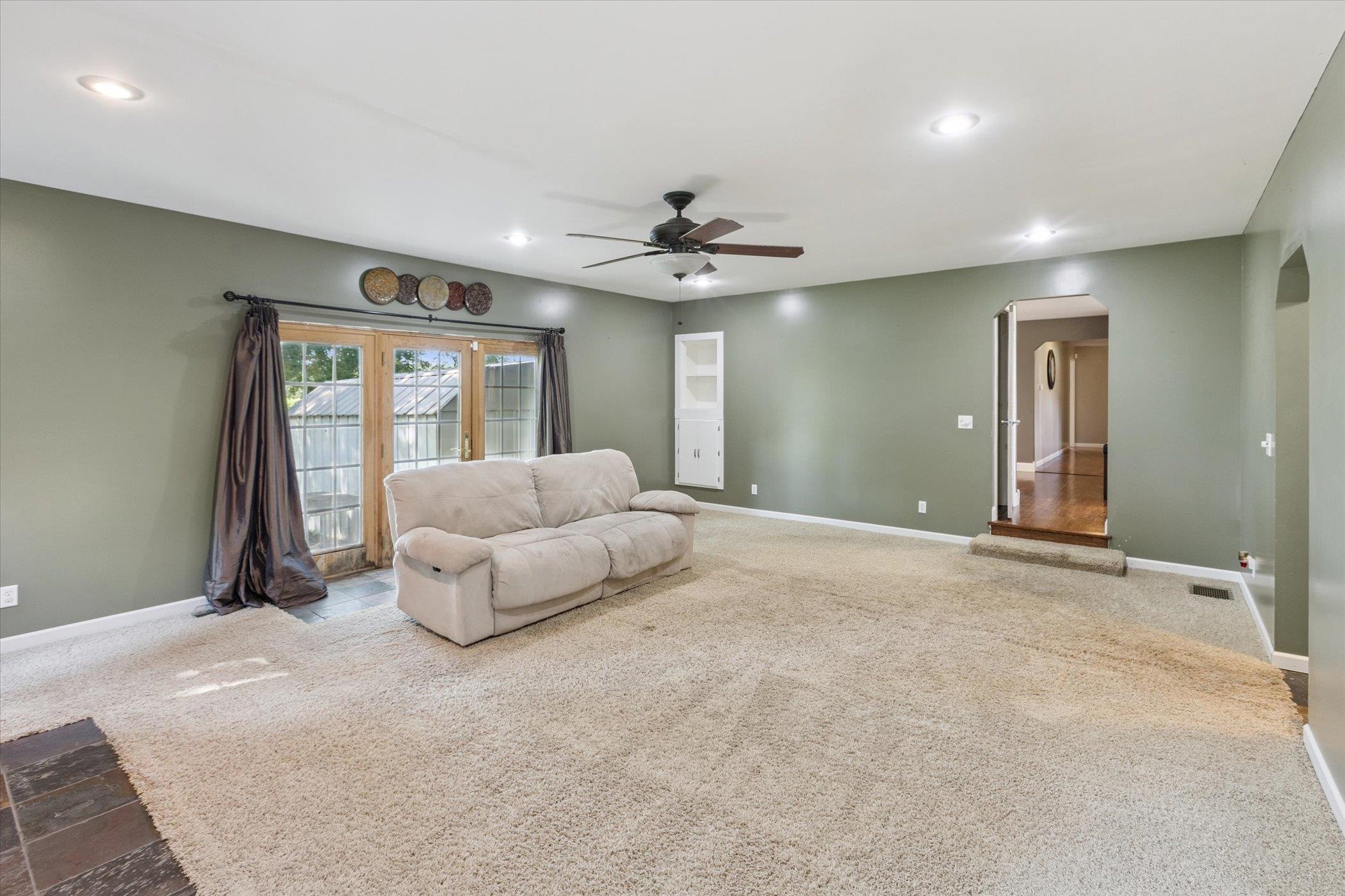 6331 West Caro Road Vassar, MI 48768 - Photo 8 of 51 50183465-3389790f-8cb2-43d4-9dfc-4105cf2e8e69.JPG