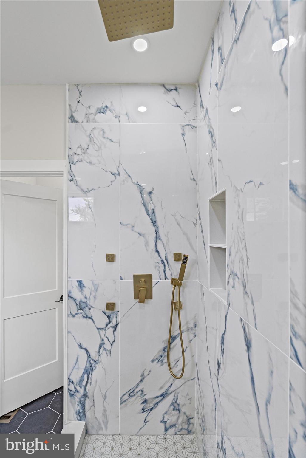 9534 Bauer Avenue Baltimore, MD 21236 - Photo 24 of 53 a view of a room with shower