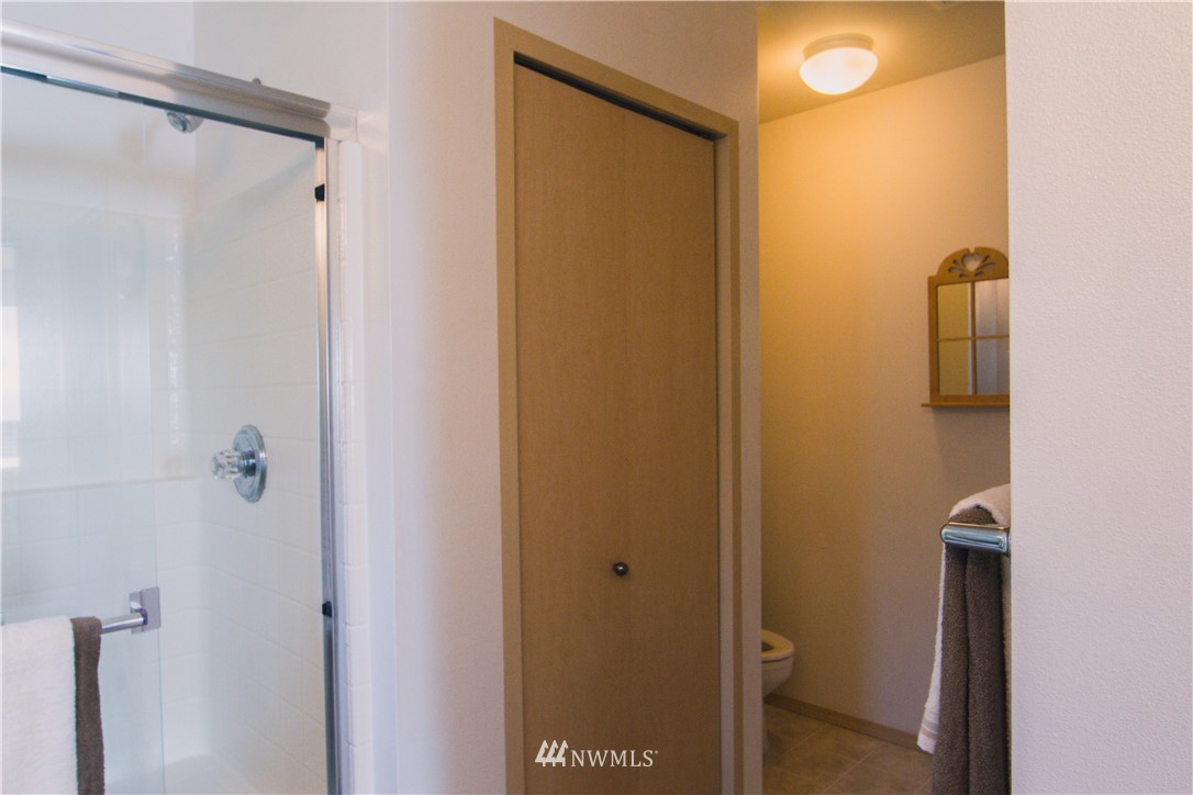 245 Ferndale Court Northeast Renton, WA 98056 - Photo 12 of 22