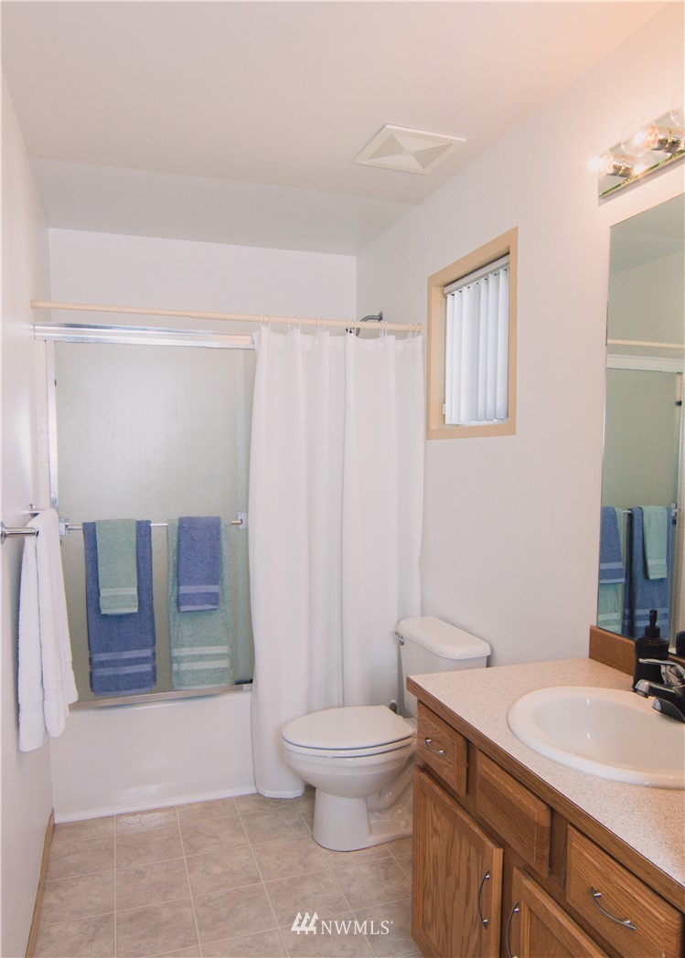 245 Ferndale Court Northeast Renton, WA 98056 - Photo 14 of 22