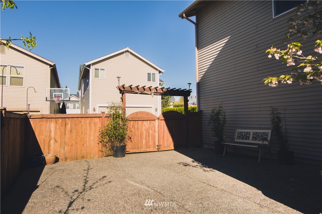 245 Ferndale Court Northeast Renton, WA 98056 - Photo 19 of 22