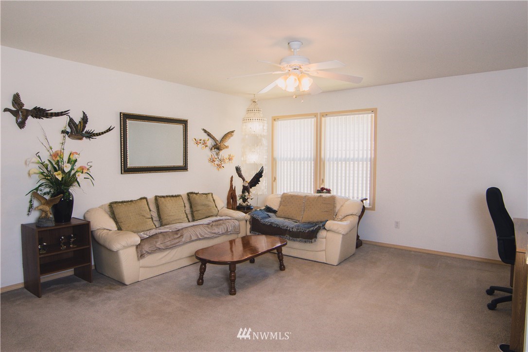 245 Ferndale Court Northeast Renton, WA 98056 - Photo 8 of 22