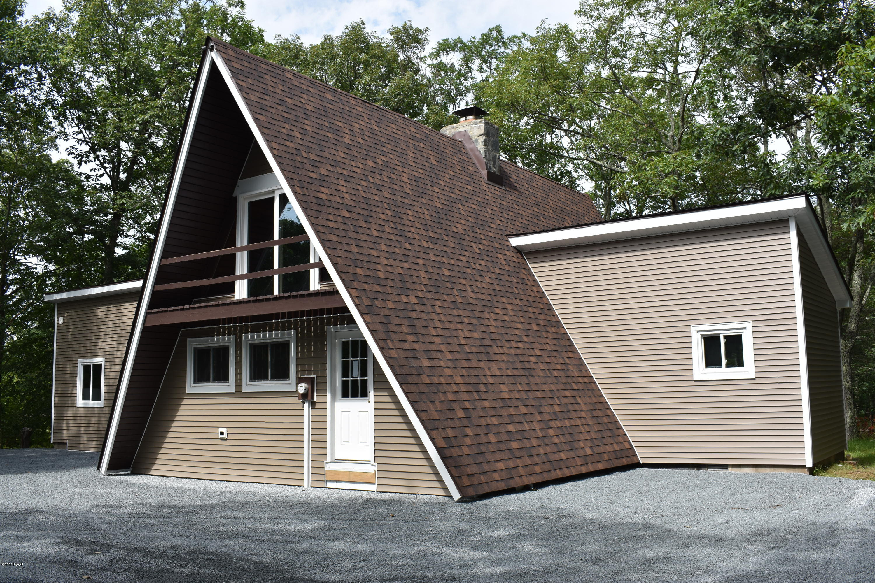 102 Ridge Road Hawley, PA 18428 - Photo 3 of 44