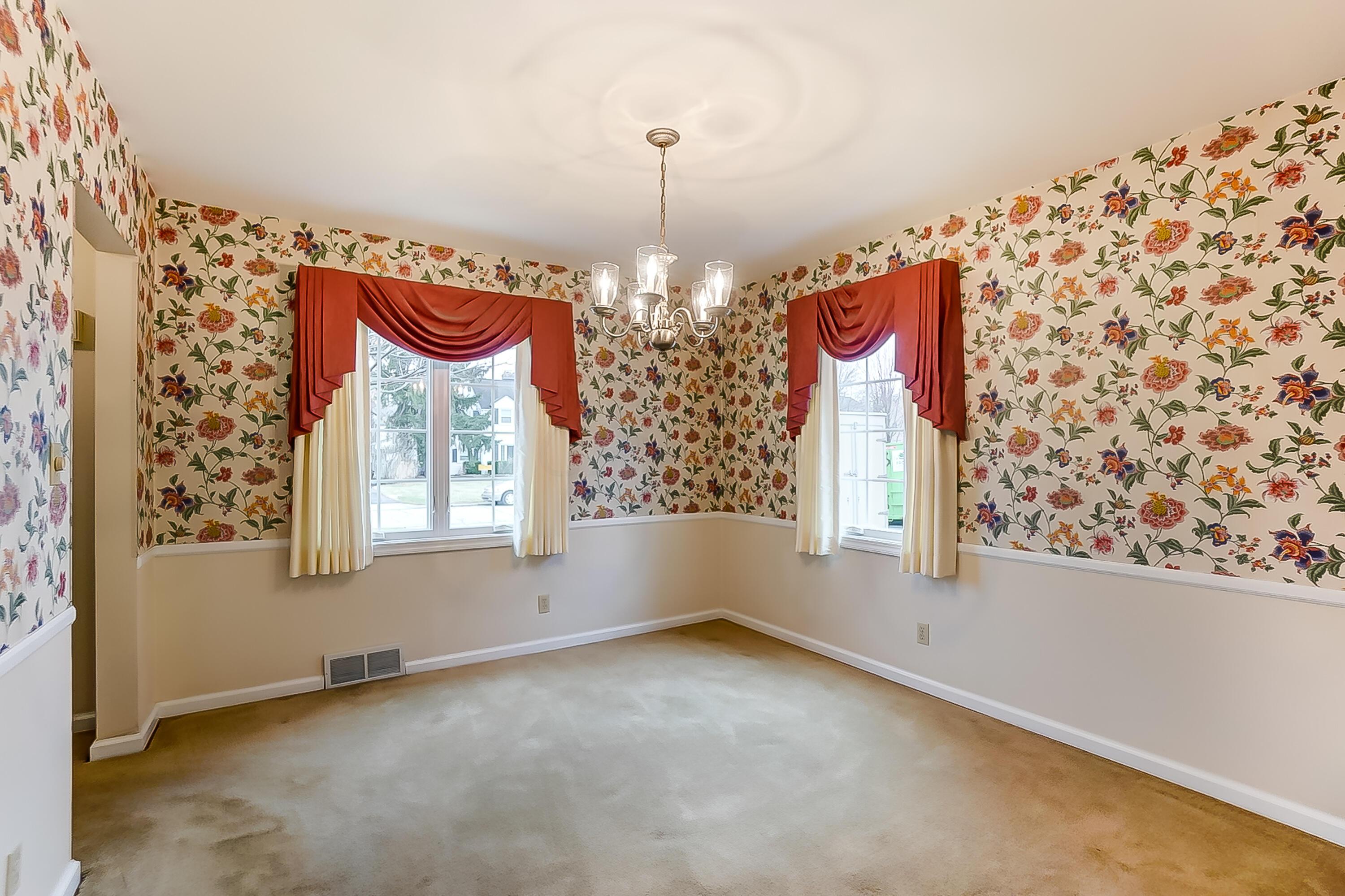 2540 Welsford Road Columbus, OH 43221 - Photo 5 of 19 50033638-011_hq