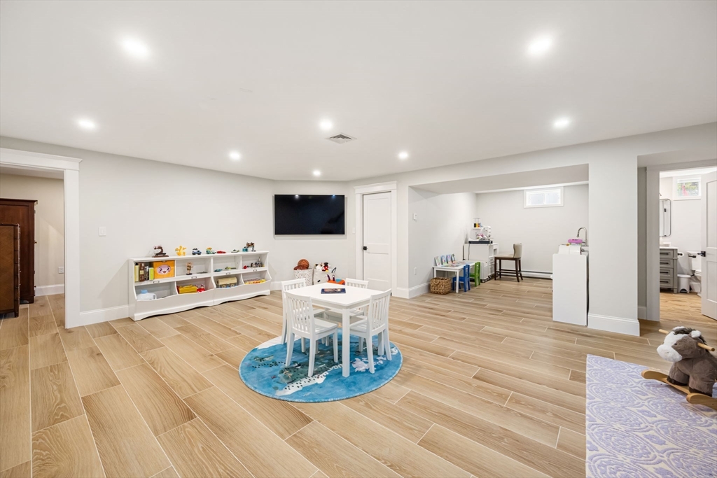 7 Phyllis Lane Milton, MA 02186 - Photo 28 of 37