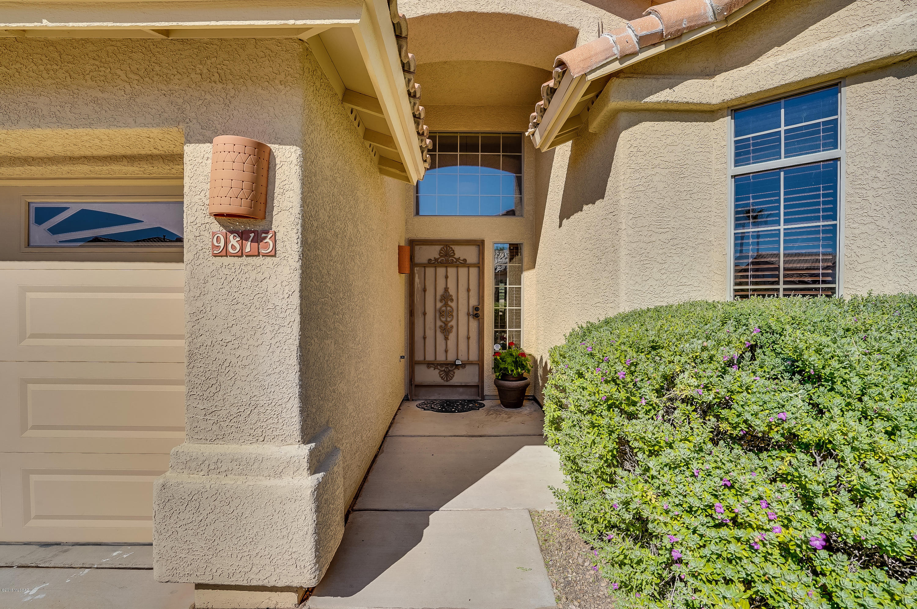 9813 Mountain Crossing Road Tucson, AZ 85748 - Photo 3 of 48 Gallery Image 3