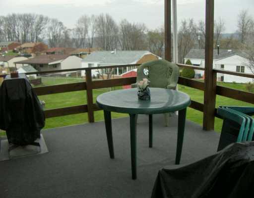 117 Homer Circle McKees Rocks, PA 15136 - Photo 6 of 8 Patio/Deck.