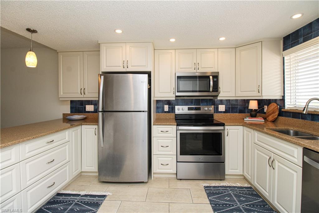 1686 Blue Point Avenue, Unit B7 Naples, FL 34102 - Photo 16 of 49