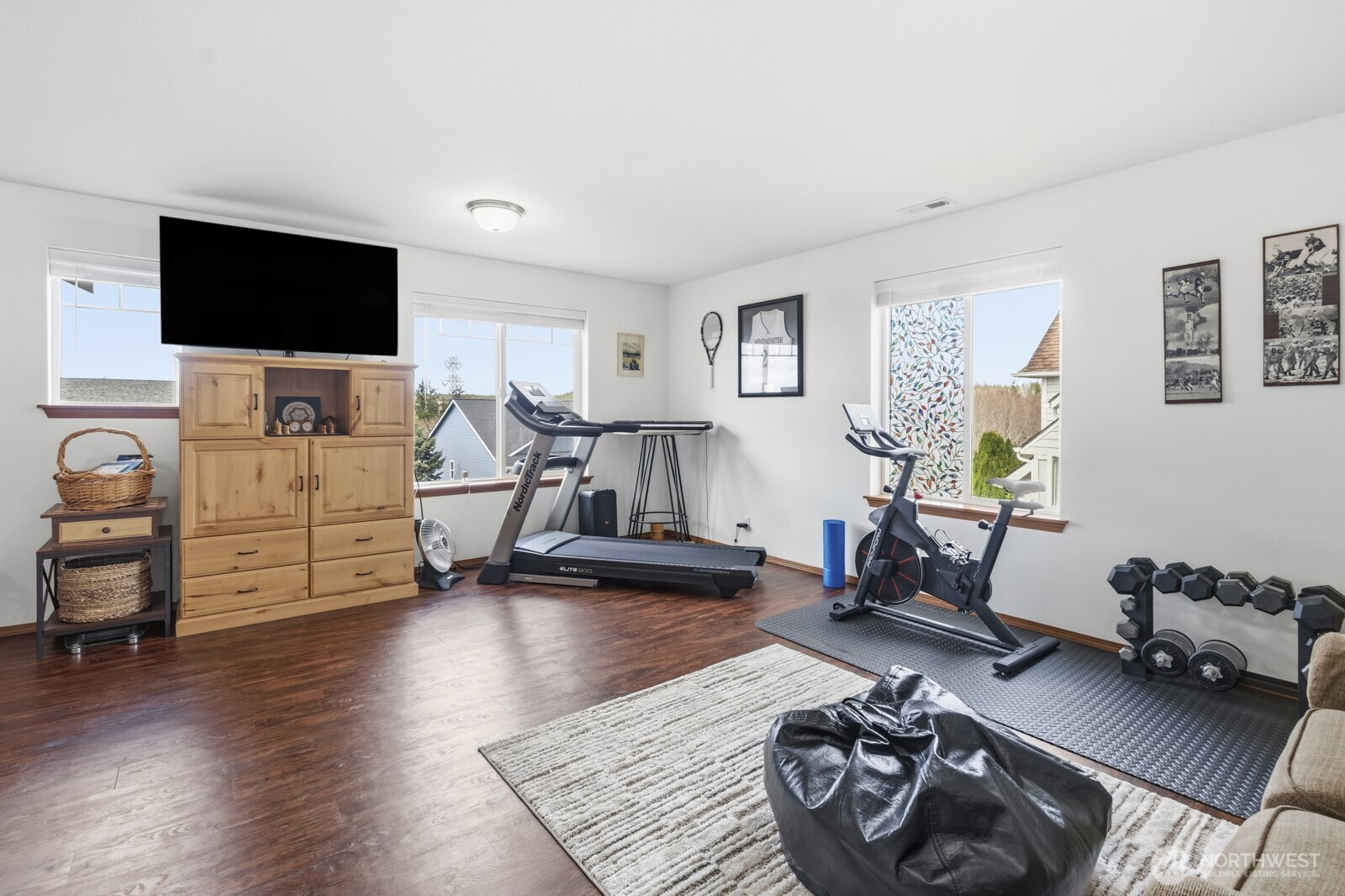 1804 Harborview Drive Aberdeen, WA 98520 - Photo 12 of 30 a living room with furniture and a flat screen tv