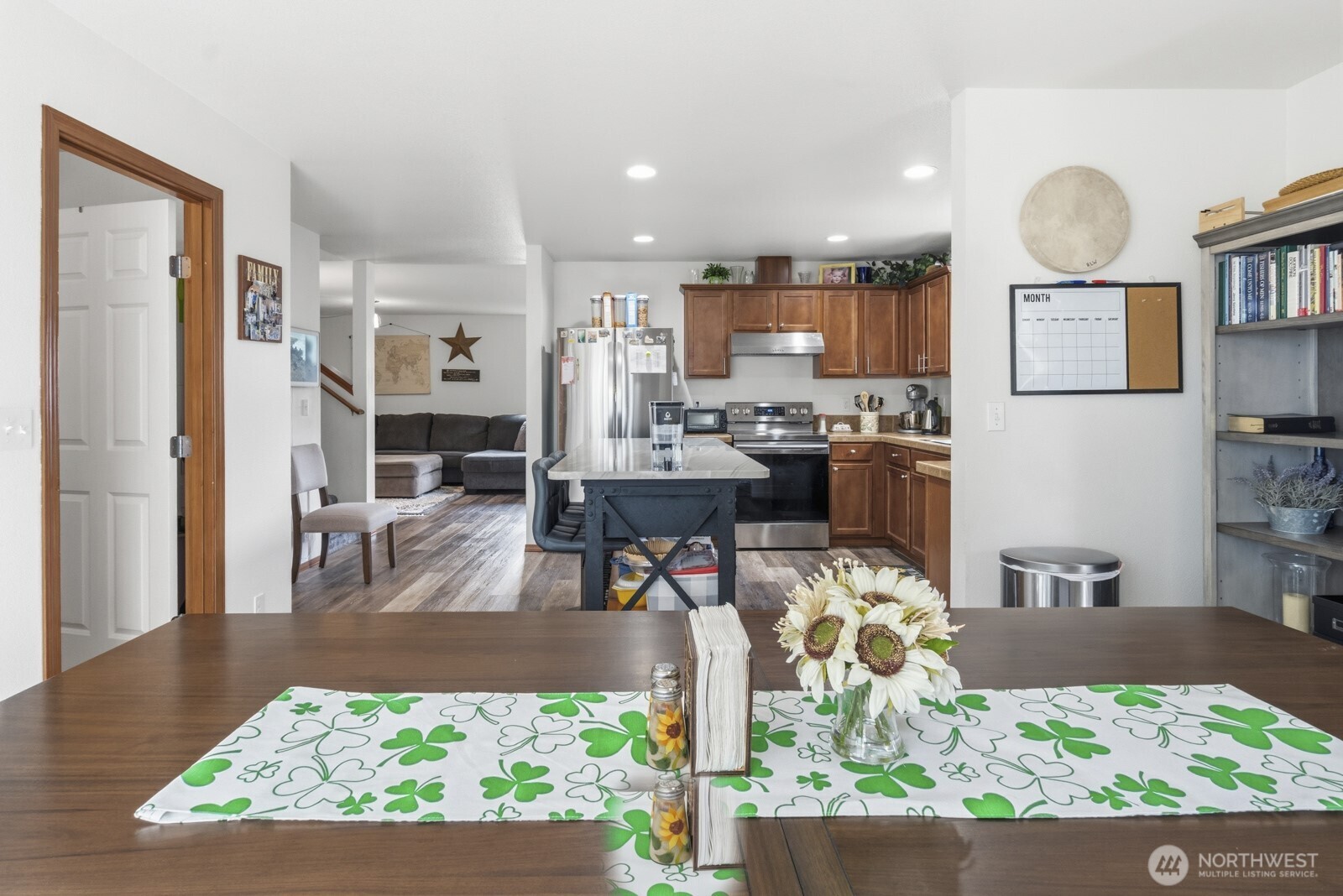 1804 Harborview Drive Aberdeen, WA 98520 - Photo 9 of 30 a view of a dining room with furniture