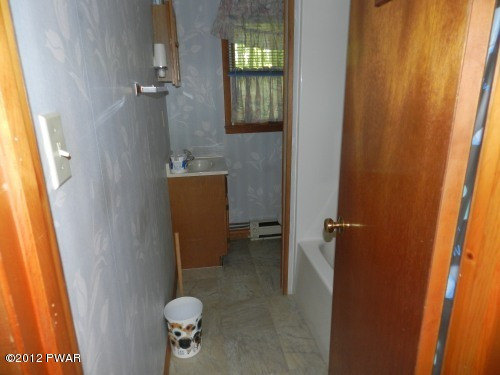 114 Stone Hill Road Dingmans Ferry, PA 18328 - Photo 8 of 9 Gallery Image 8