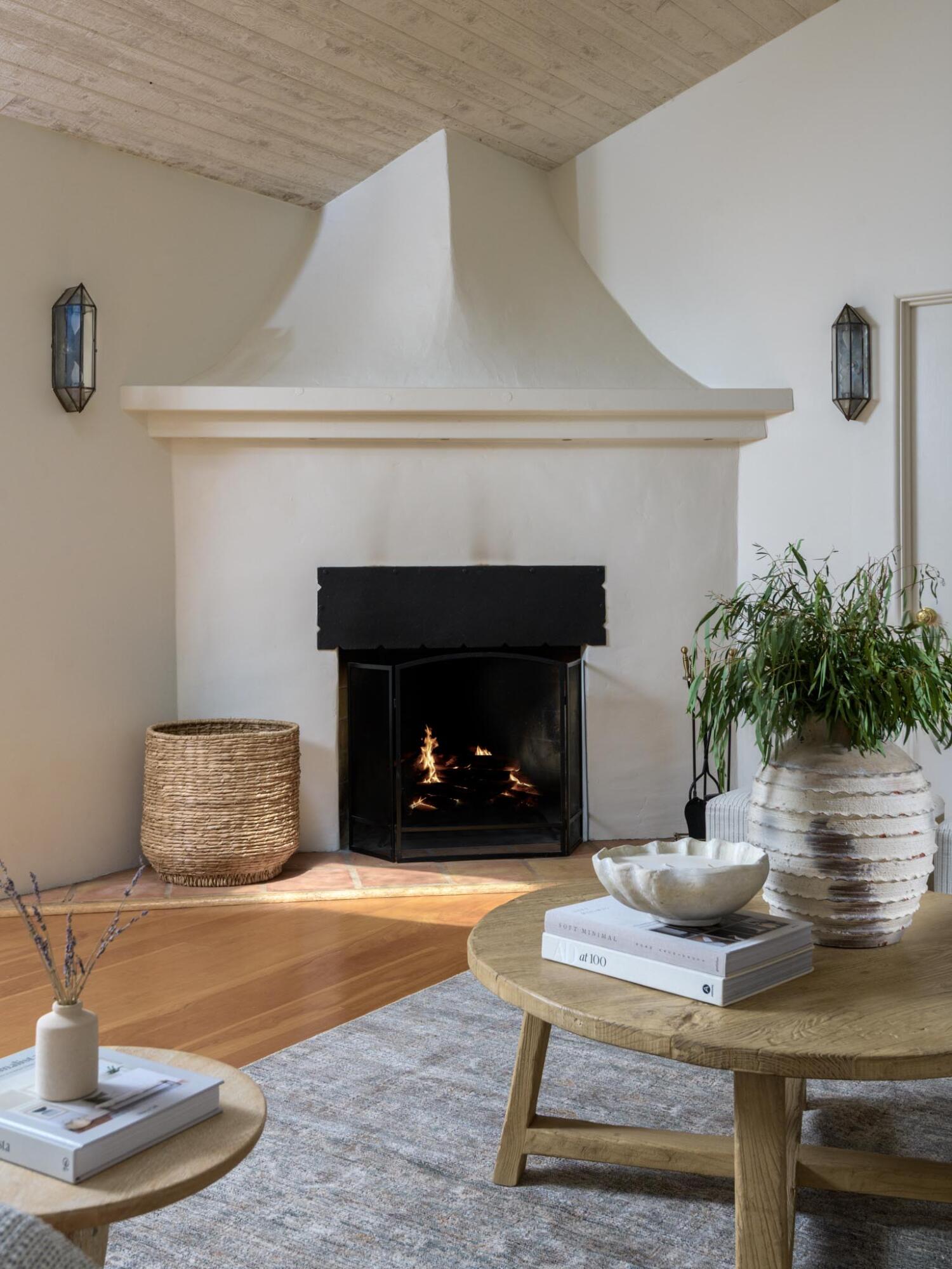 270 Toro Canyon Road Carpinteria, CA 93013 - Photo 5 of 22 Light and Bright