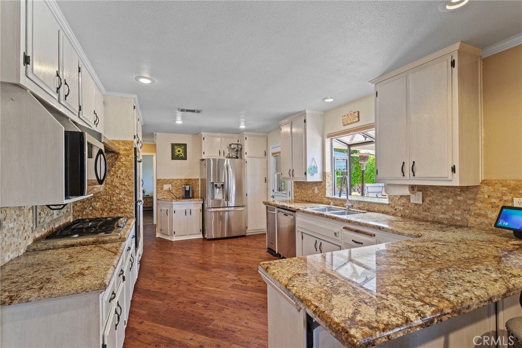 16520 Wagon Wheel Drive Riverside, CA 92506 - Photo 3 of 56