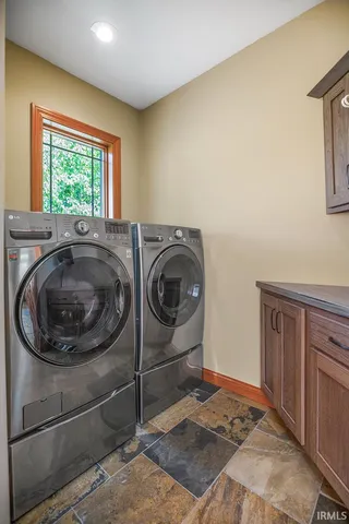 $1,100,000 | 52176 County Road 21, Bristol, IN 46507