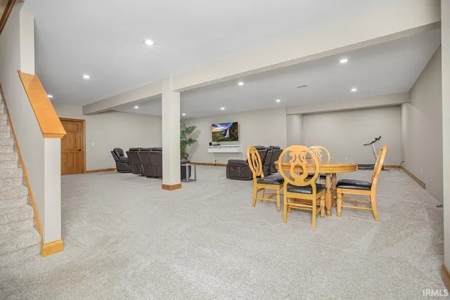 $1,100,000 | 52176 County Road 21, Bristol, IN 46507