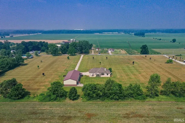 $1,100,000 | 52176 County Road 21, Bristol, IN 46507