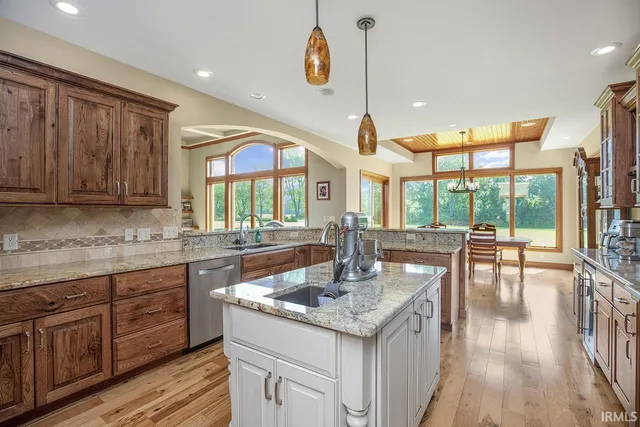 $1,100,000 | 52176 County Road 21, Bristol, IN 46507