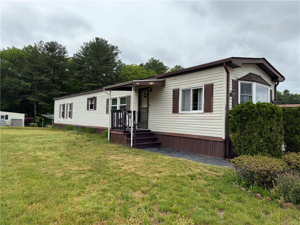 32 Lane East Coventry, RI 02816 - Photo 2 of 23