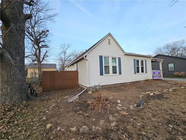 $95,000 | 138 West Warren Street, Gardner, KS 66030