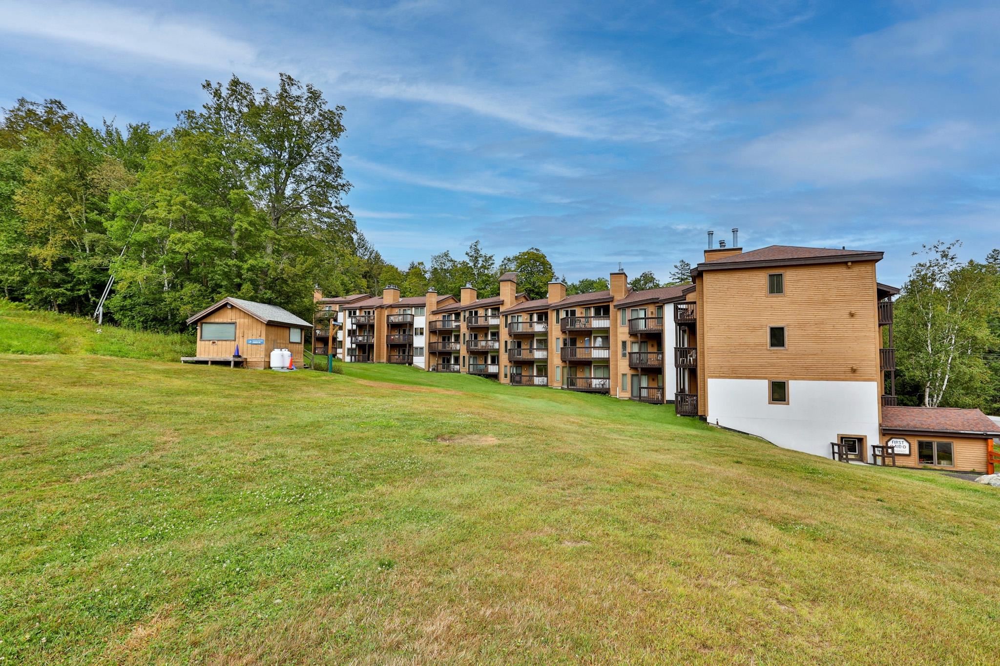 109 Okemo Ridge Road, Unit C301 Ludlow, VT 05149 - Photo 4 of 30 Gallery Image 4