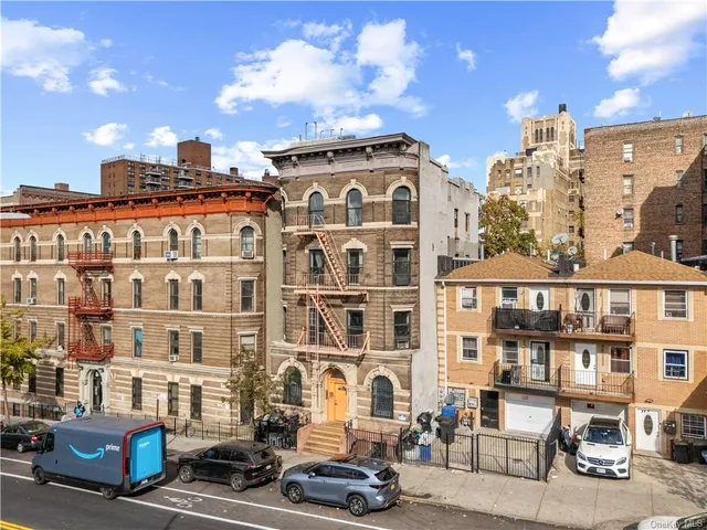 a car parked in front of a building