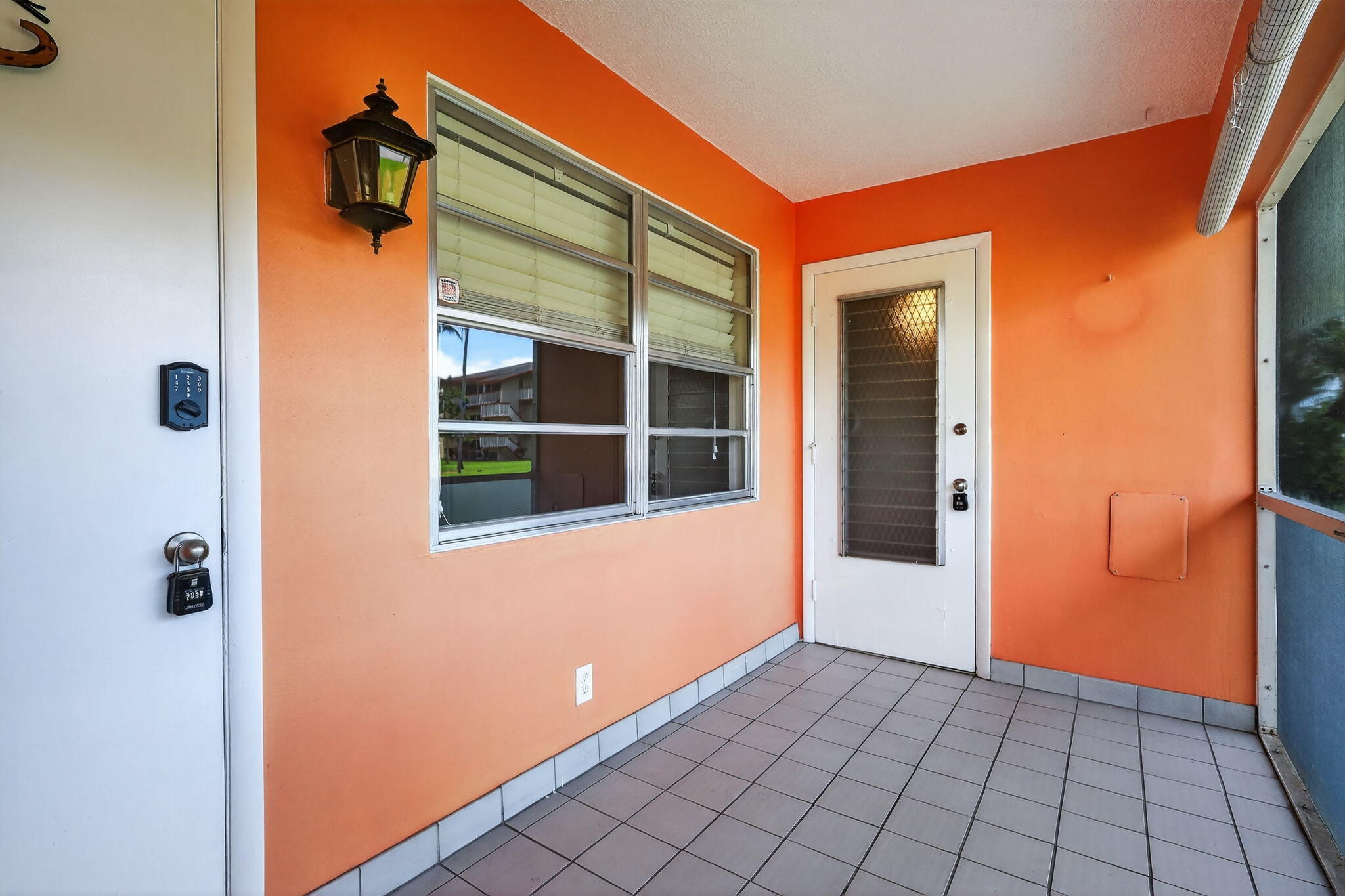 5300 Washington Street, Unit J116 Hollywood, FL 33021 - Photo 2 of 36 7-web-or-mls-023_8H3A5819