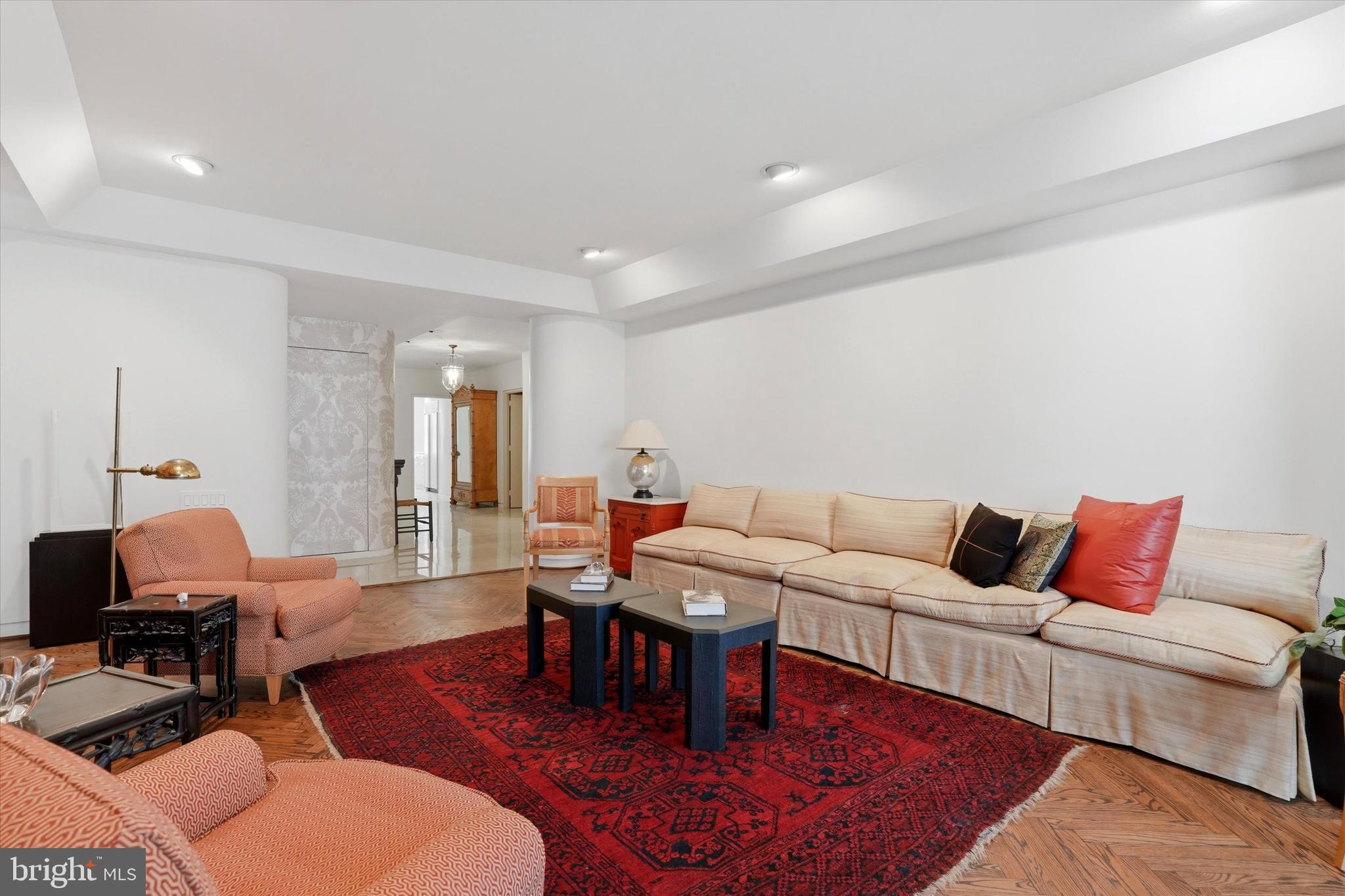 220 West Rittenhouse Square, Unit 22C Philadelphia, PA 19103 - Photo 5 of 29 Living room
