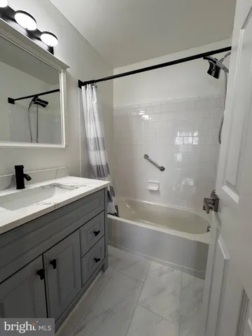 $2,700 | 12635 Fair Crest Court, Unit 124, Fairfax, VA 22033