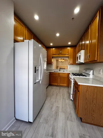 $2,700 | 12635 Fair Crest Court, Unit 124, Fairfax, VA 22033