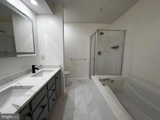 $2,700 | 12635 Fair Crest Court, Unit 124, Fairfax, VA 22033