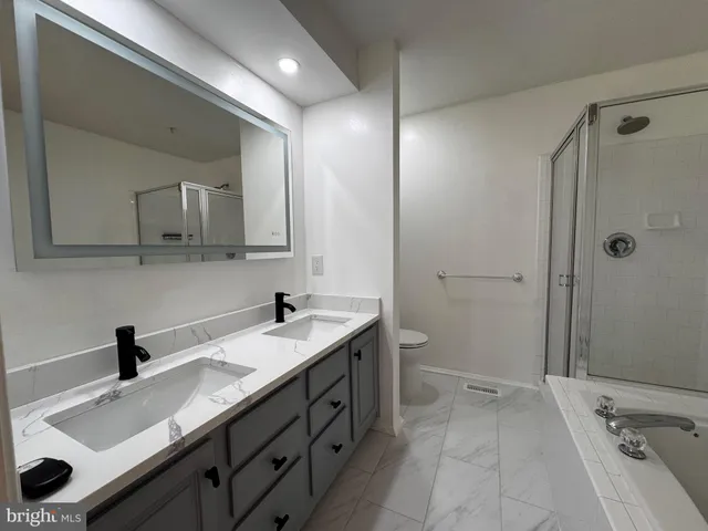 $2,700 | 12635 Fair Crest Court, Unit 124, Fairfax, VA 22033