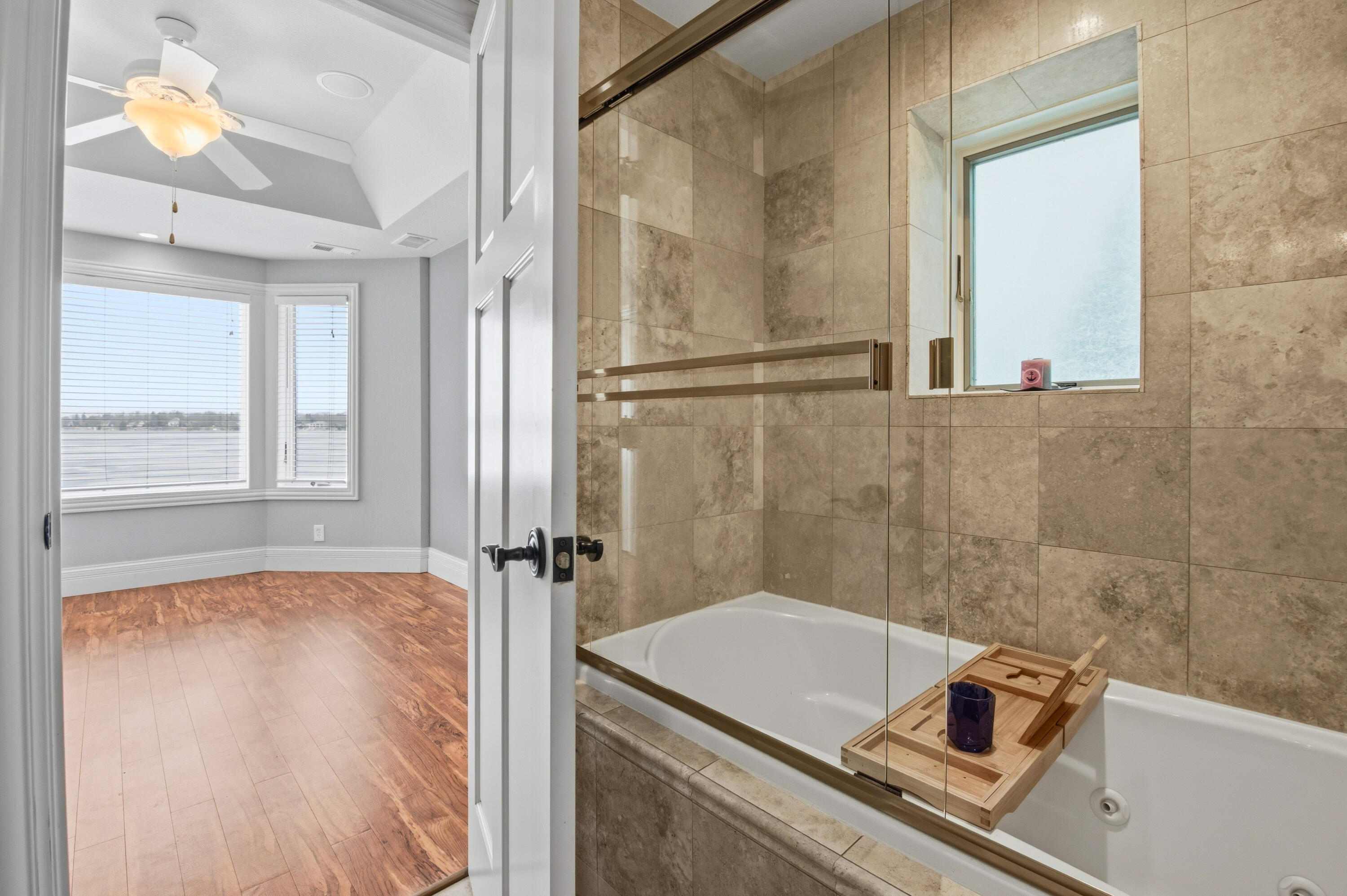 W332N6211 County Rd C Merton, WI 53058 - Photo 40 of 55 Full Bath