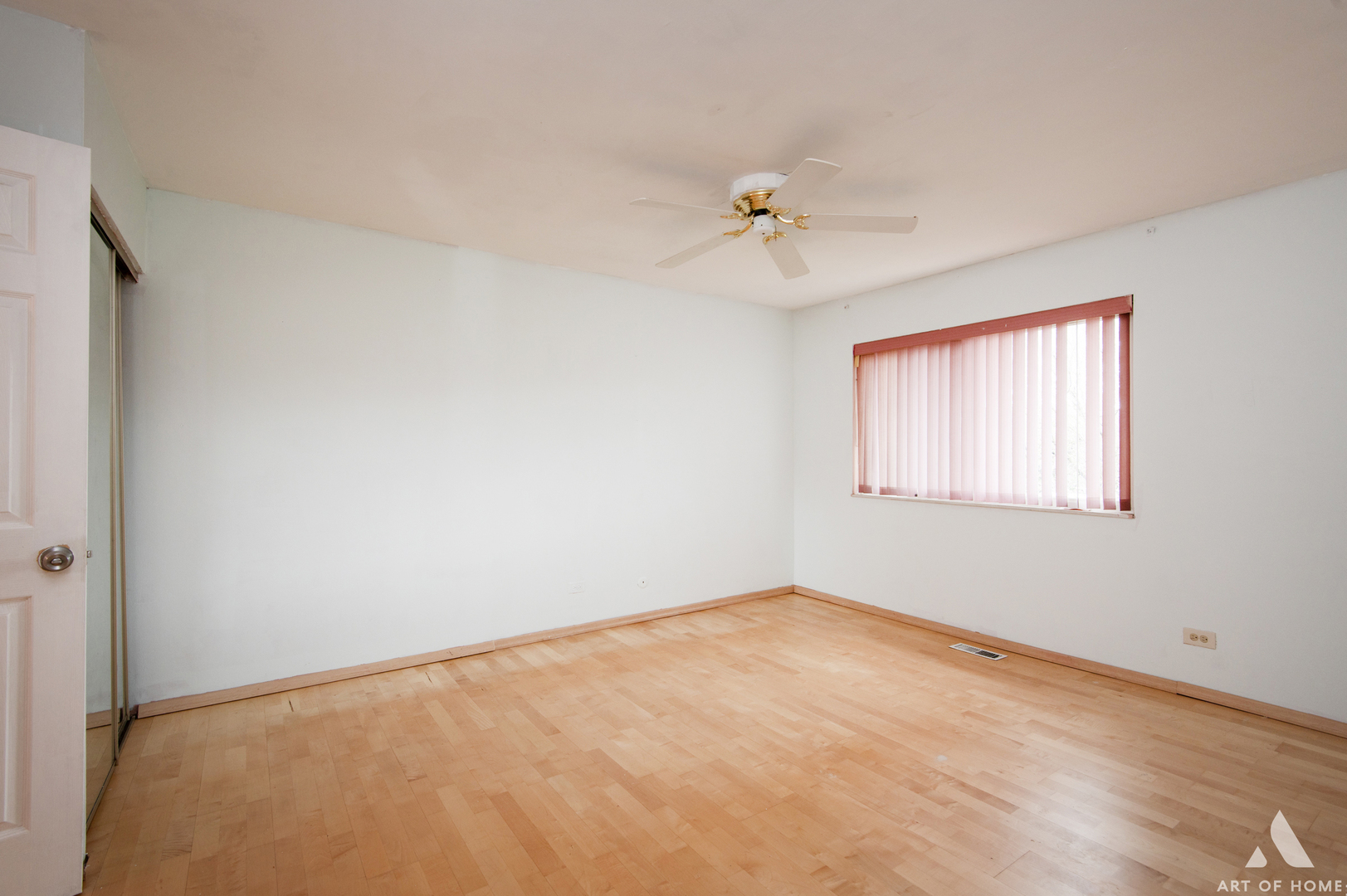 69 Salt Creek Road Roselle, IL 60172 - Photo 16 of 31 Gallery Image 16