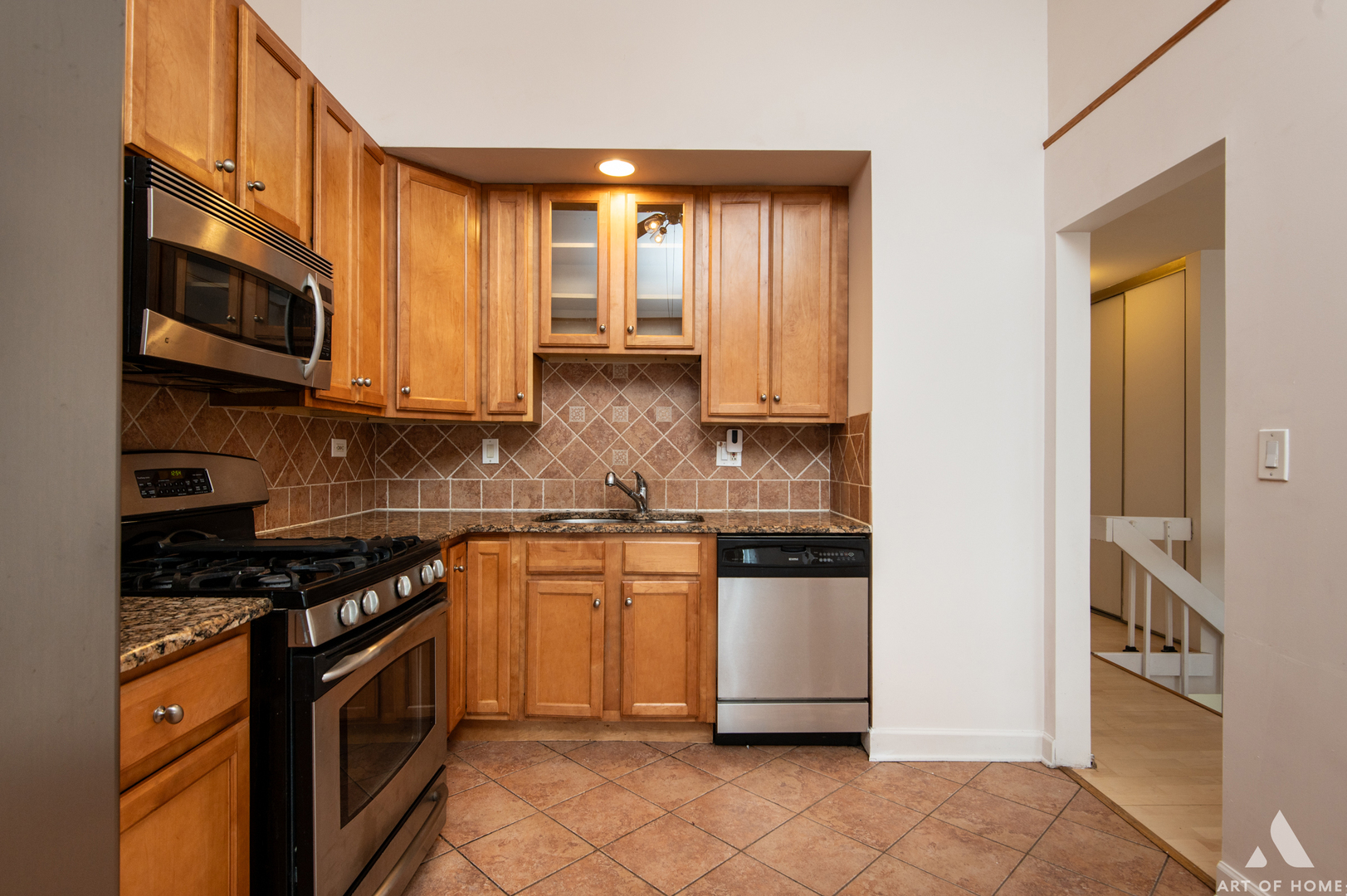 69 Salt Creek Road Roselle, IL 60172 - Photo 7 of 31 Gallery Image 7