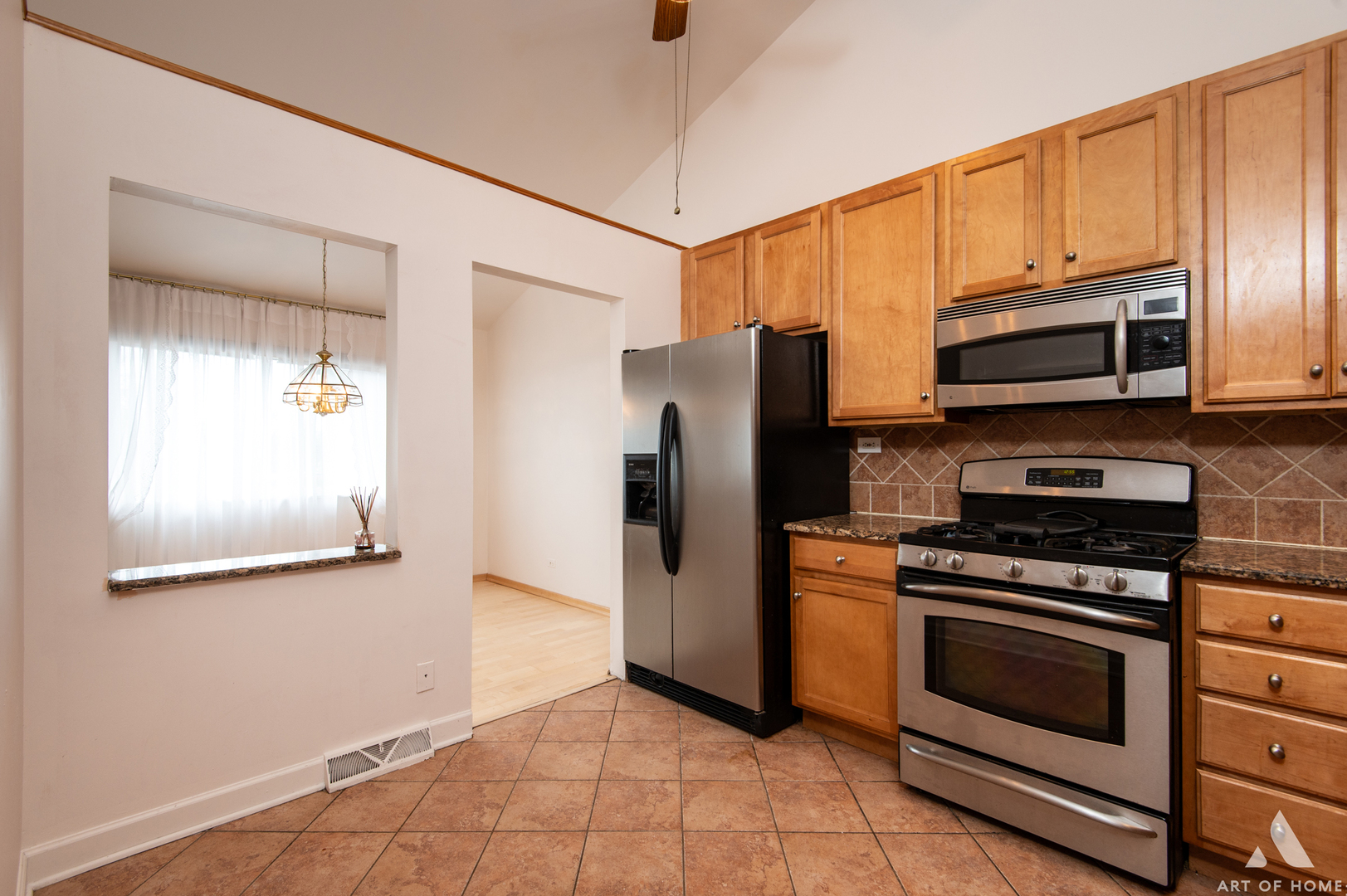 69 Salt Creek Road Roselle, IL 60172 - Photo 9 of 31 Gallery Image 9