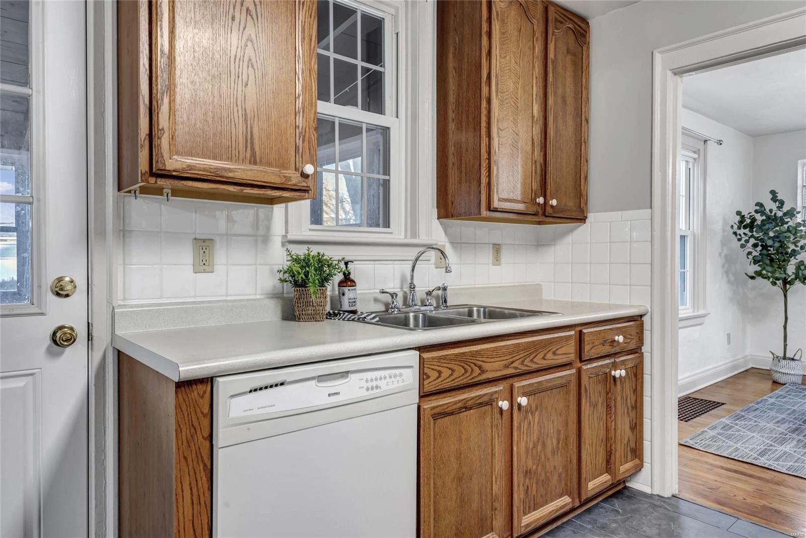 8849 Litzsinger Road St. Louis, MO 63144 - Photo 11 of 29 Gallery Image 11