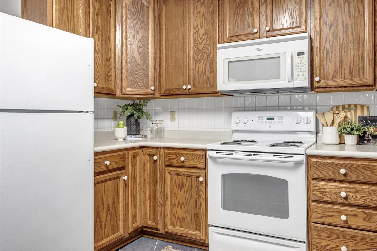 8849 Litzsinger Road St. Louis, MO 63144 - Photo 10 of 29 Gallery Image 10